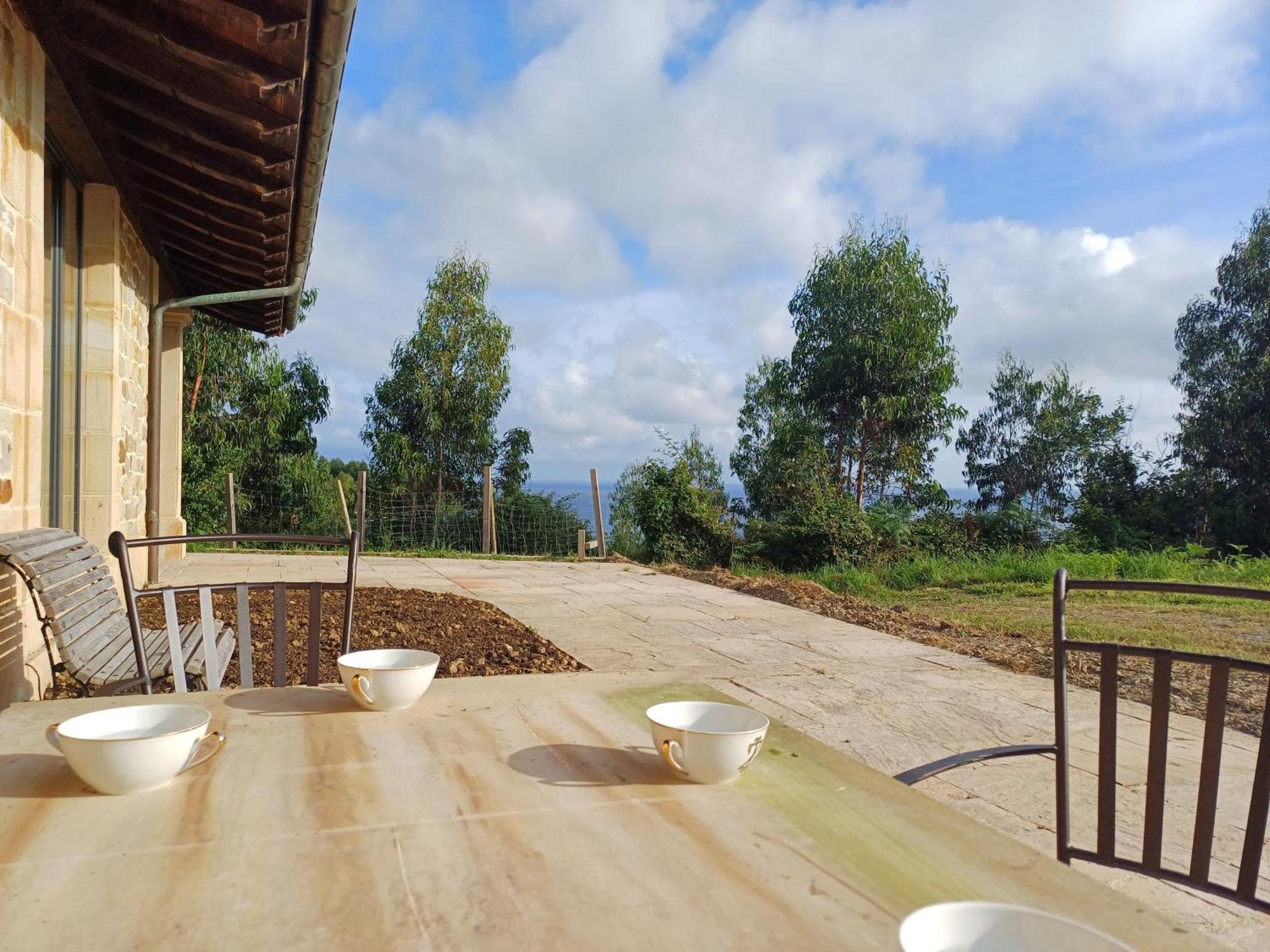 Amplio Apartamento Con Jardin En Casa Rural Haritza Con Vistas Al Mar Эа Экстерьер фото